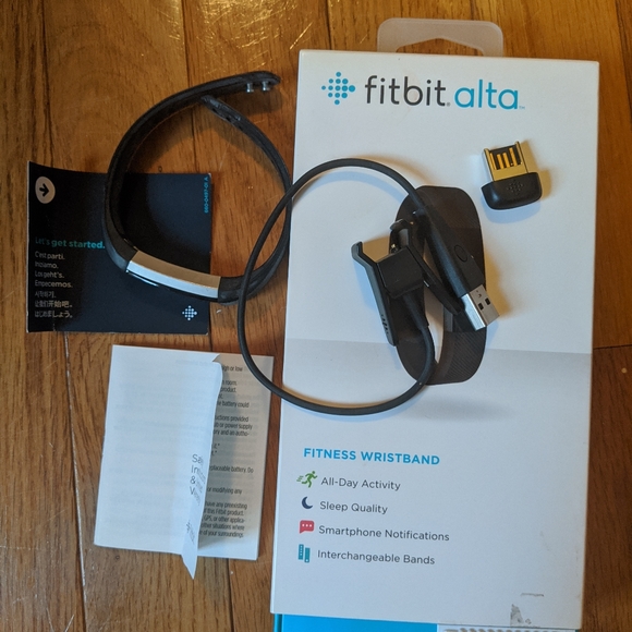 Fitbit Alta - Picture 1 of 5
